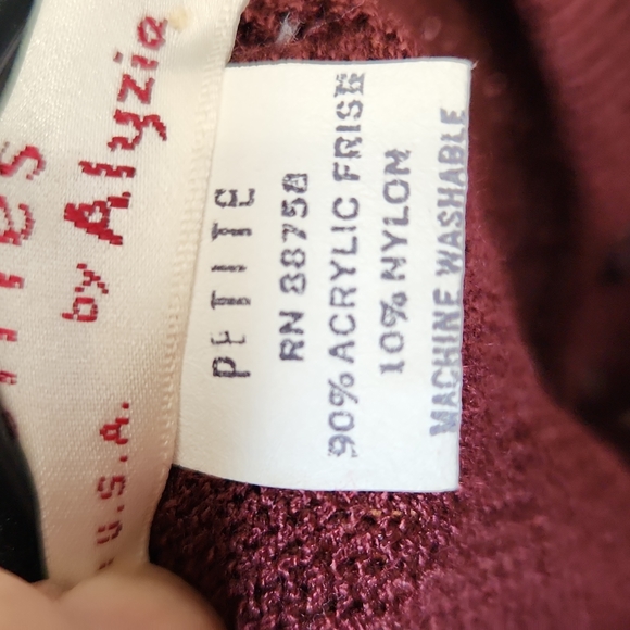 LAURA PETITE BY ALYZIA 2PC  SKIRT AND BOTTON DOWN SWEATER BURGUNDY SIZE 8 - Picture 10 of 12